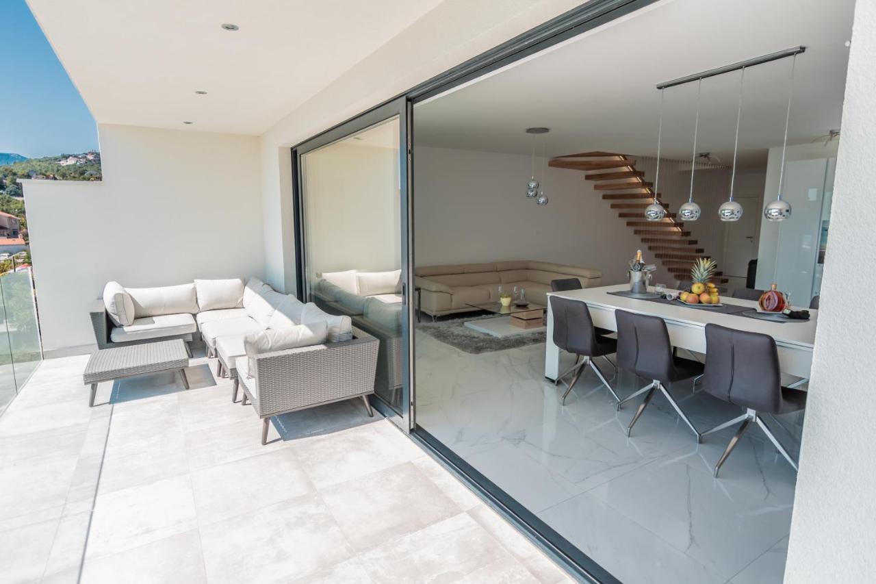 Villa The Boat With Rooftop Pool Matulji Exterior foto