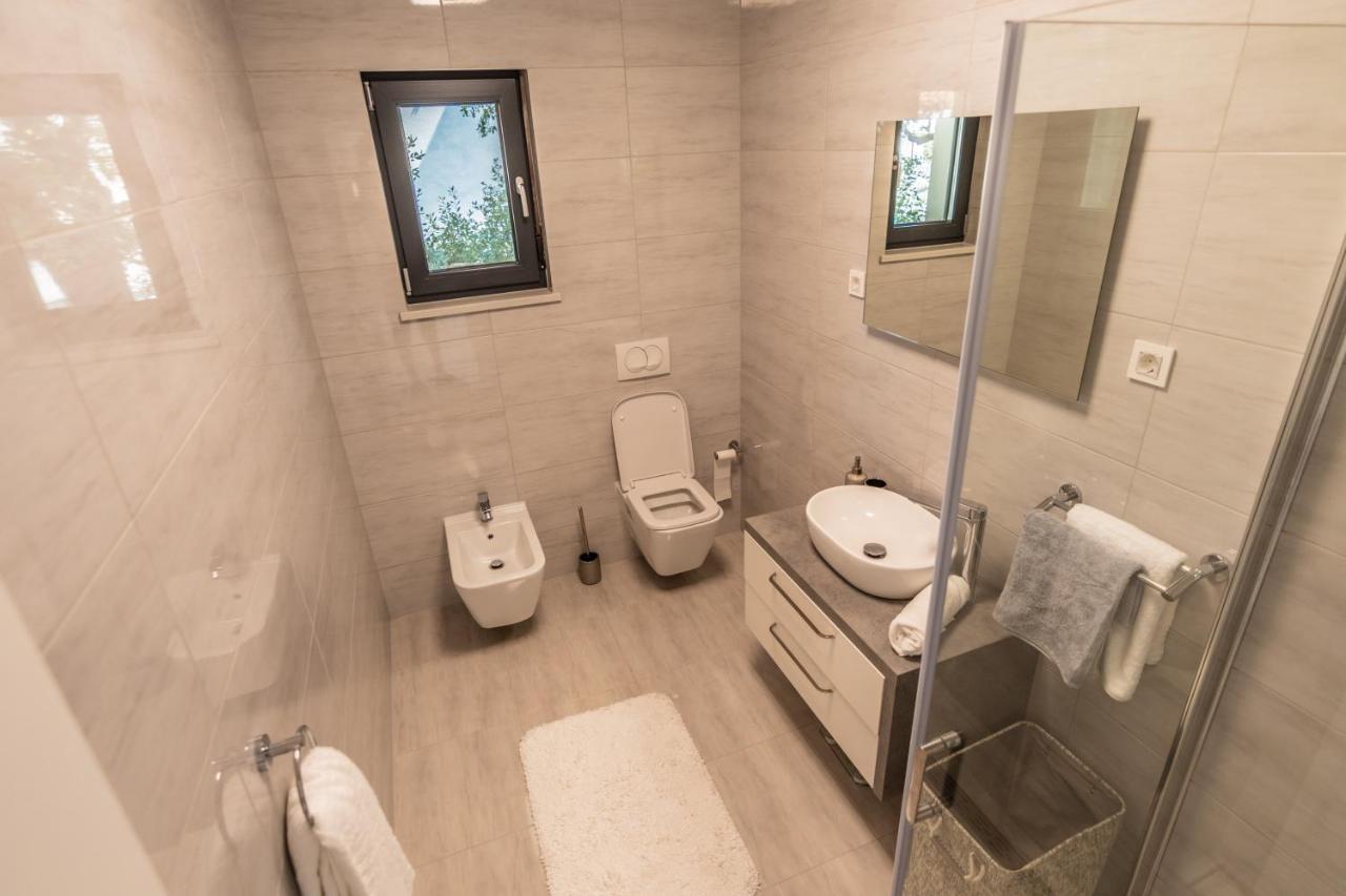 Villa The Boat With Rooftop Pool Matulji Exterior foto