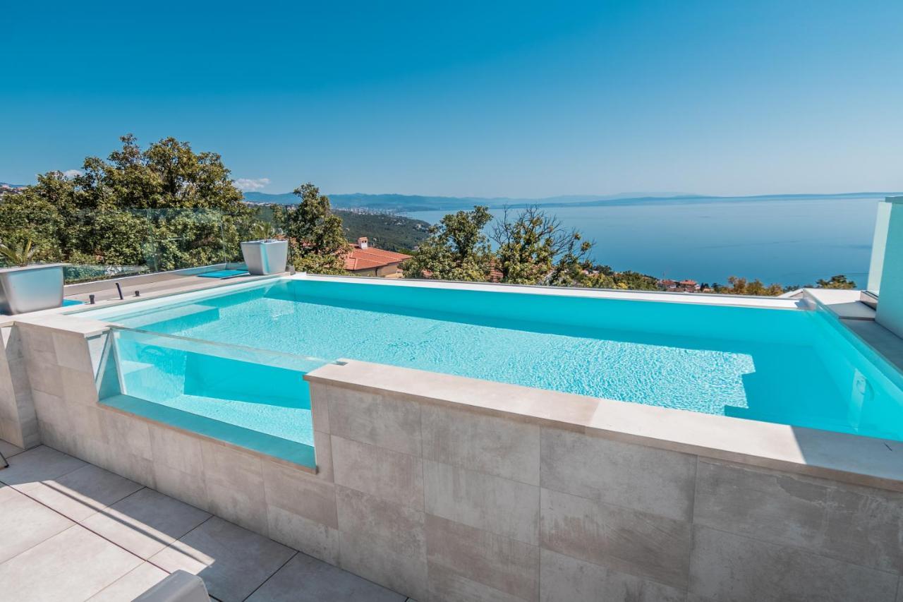 Villa The Boat With Rooftop Pool Matulji Exterior foto