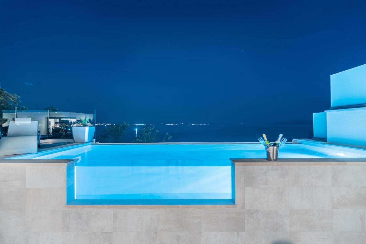 Villa The Boat With Rooftop Pool Matulji Exterior foto