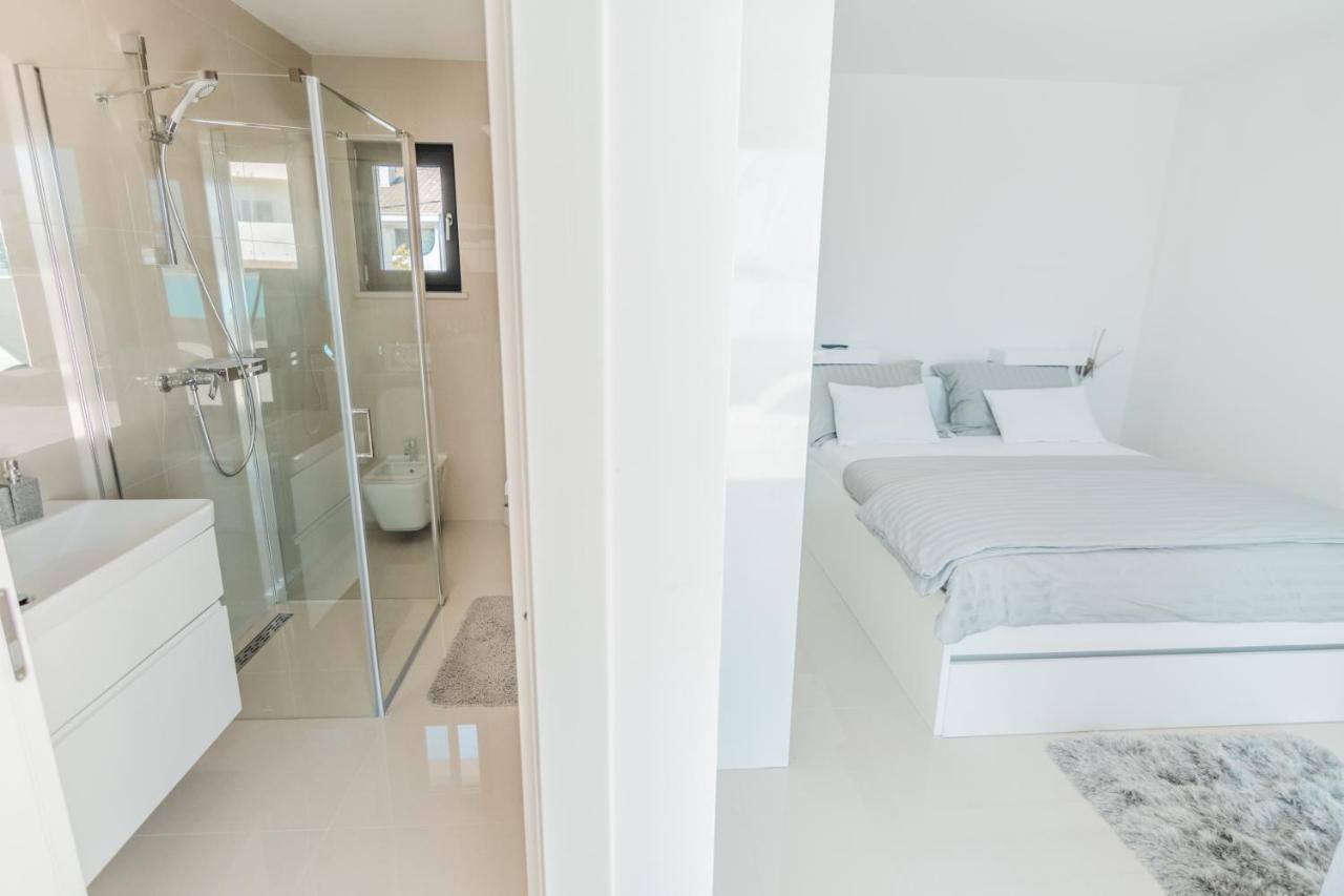 Villa The Boat With Rooftop Pool Matulji Exterior foto